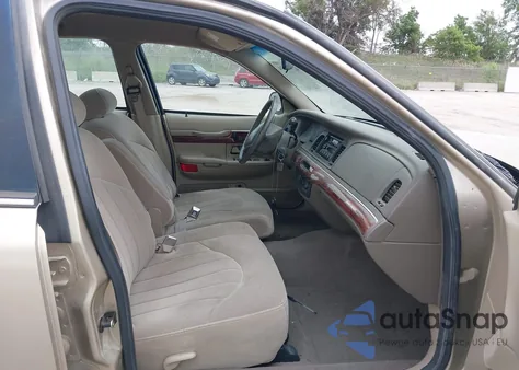 2000 Mercury Grand Marquis Gs z USA, uszkodzony, nr VIN 2MEFM74W2YX743938